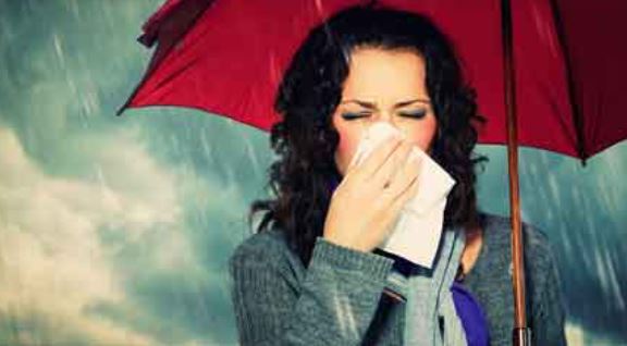 Make these 10 dietary and lifestyle changes to stay healthy during monsoons